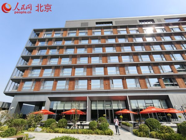 亚晶金融 打卡文艺小店、还能住宿 副中心交通枢纽变身
